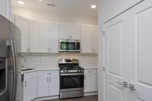 1008 W 18th St, Chicago, IL 60608 - Photo 3