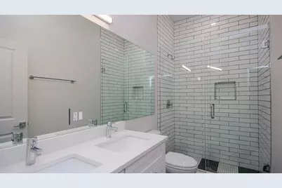 1008 W 18th Street #304, Chicago, IL 60608 - Photo 7