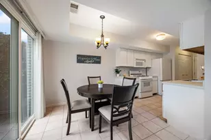 620 Beaver Ct, Naperville, IL 60563 - Photo 5