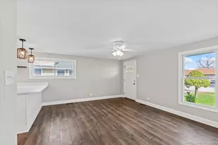 4059 W 90th St, Hometown, IL 60456 - Photo 5