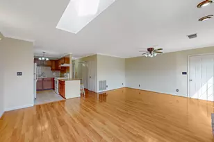 1545 W Stonehenge Dr, Sycamore, IL 60178 - Photo 5