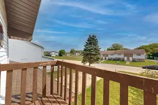 1545 W Stonehenge Dr, Sycamore, IL 60178 - Photo 15
