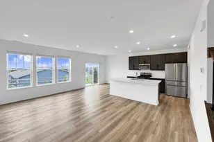 1135 White Oak Cir, Crystal Lake, IL 60012 - Photo 5