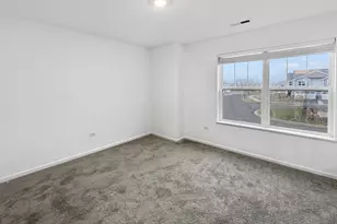 1135 White Oak Cir, Crystal Lake, IL 60012 - Photo 11