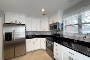 258 Odlum Ct, Schaumburg, IL 60194 - Photo 11