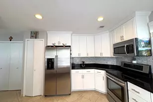 258 Odlum Ct, Schaumburg, IL 60194 - Photo 9