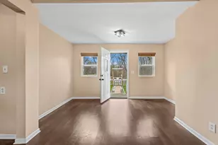 5313 Cleveland Dr, McHenry, IL 60050 - Photo 3