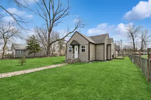 5313 Cleveland Dr, McHenry, IL 60050 - Photo 1