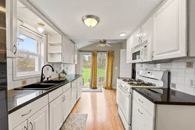 4616 River Drive, Lisle, IL 60532 - Photo 9