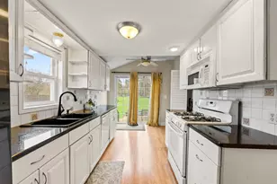 4616 River Dr, Lisle, IL 60532 - Photo 9