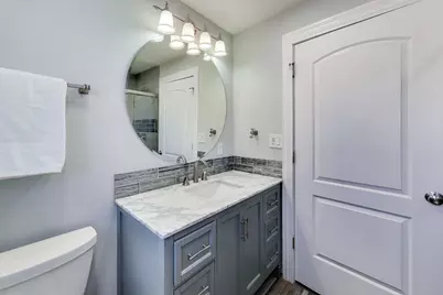 8407 N Olcott Avenue, Niles, IL 60714 - Photo 17