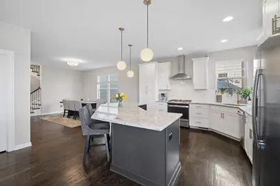 142 Roman Lane, Hawthorn Woods, IL 60047 - Photo 5