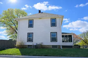 112 7th Ave, Sterling, IL 61081 - Photo 3