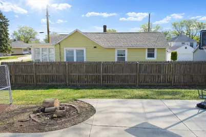 112 7th Avenue, Sterling, IL 61081 - Photo 5