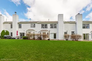 229 Spring Point Dr, Carpentersville, IL 60110 - Photo 25