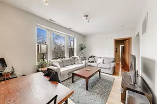 3105 W Argyle St, Chicago, IL 60625 - Photo 3