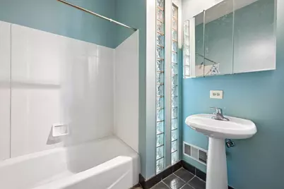 2149 W Eastwood Avenue, Chicago, IL 60625 - Photo 17