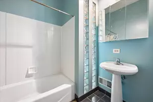 2149 W Eastwood Ave, Chicago, IL 60625 - Photo 17