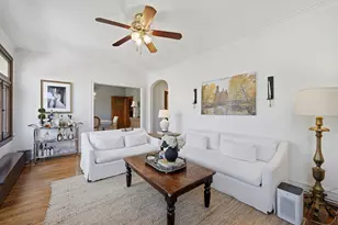 823 W Oakdale Ave, Chicago, IL 60657 - Photo 5