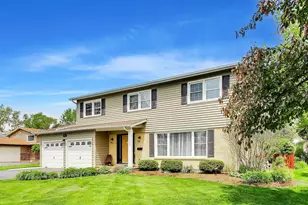 504 W Berkley Dr, Arlington Heights, IL 60004 - Photo 3