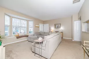 36 Arboretum Dr, Lombard, IL 60148 - Photo 5