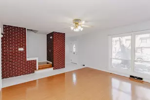 612 Maple Ct, Mount Prospect, IL 60056 - Photo 3