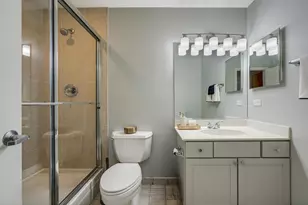 758 N Larrabee St, Chicago, IL 60654 - Photo 11