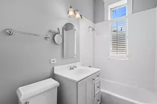 1658 W Nelson St, Chicago, IL 60657 - Photo 13