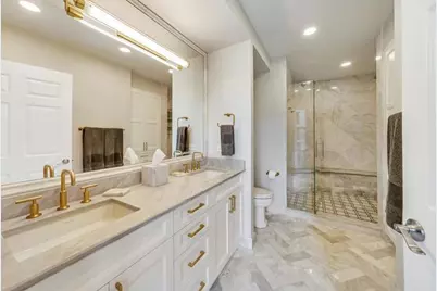 25 E Superior Street #1906, Chicago, IL 60611 - Photo 15