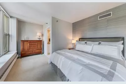 25 E Superior Street #1906, Chicago, IL 60611 - Photo 13
