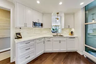 25 E Superior St, Chicago, IL 60611 - Photo 9