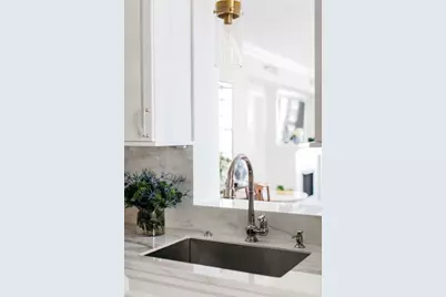 25 E Superior Street #1906, Chicago, IL 60611 - Photo 11