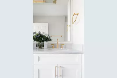 25 E Superior Street #1906, Chicago, IL 60611 - Photo 17