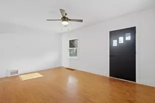 2633 16th St, Moline, IL 61265 - Photo 5