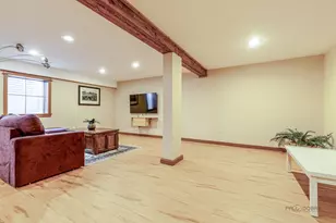 521 Castlewood Ln, Buffalo Grove, IL 60089 - Photo 33