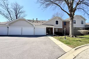 98 Marble Hill Ct, Schaumburg, IL 60193 - Photo 1