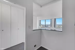 1355 N Sandburg Terrace, Chicago, IL 60610 - Photo 11