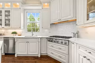 1045 Woodlawn Rd, Glenview, IL 60025 - Photo 17