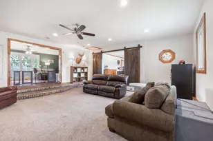 19203 Collins Rd, Marengo, IL 60152 - Photo 5