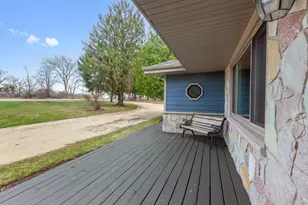 19203 Collins Rd, Marengo, IL 60152 - Photo 3