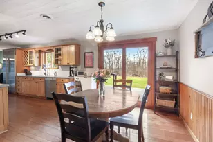 19203 Collins Rd, Marengo, IL 60152 - Photo 7