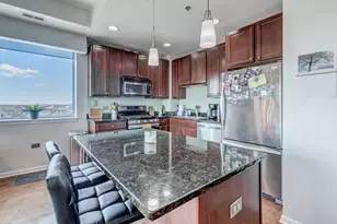 828 W Grace St, Chicago, IL 60613 - Photo 9