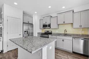 17 Grey Wolf Dr, Wheeling, IL 60090 - Photo 9