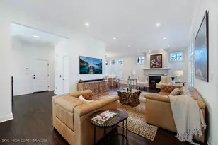 1 Willowcrest Dr, Oak Brook, IL 60523 - Photo 15