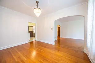 2430 W Greenleaf Ave, Chicago, IL 60645 - Photo 15