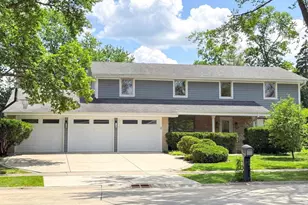 3235 Robincrest Dr, Northbrook, IL 60062 - Photo 1