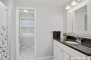 412 Surrey Ln, Lindenhurst, IL 60046 - Photo 19
