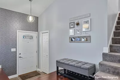 412 Surrey Lane, Lindenhurst, IL 60046 - Photo 5