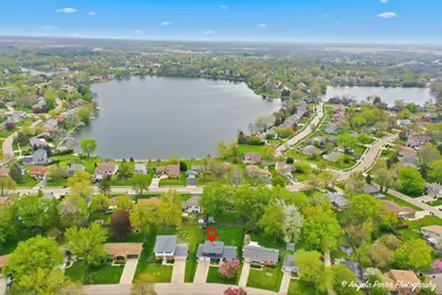 412 Surrey Lane, Lindenhurst, IL 60046 - Photo 3