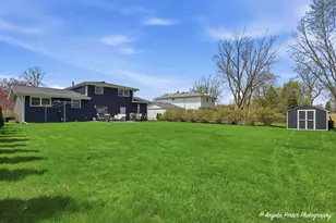 412 Surrey Ln, Lindenhurst, IL 60046 - Photo 37